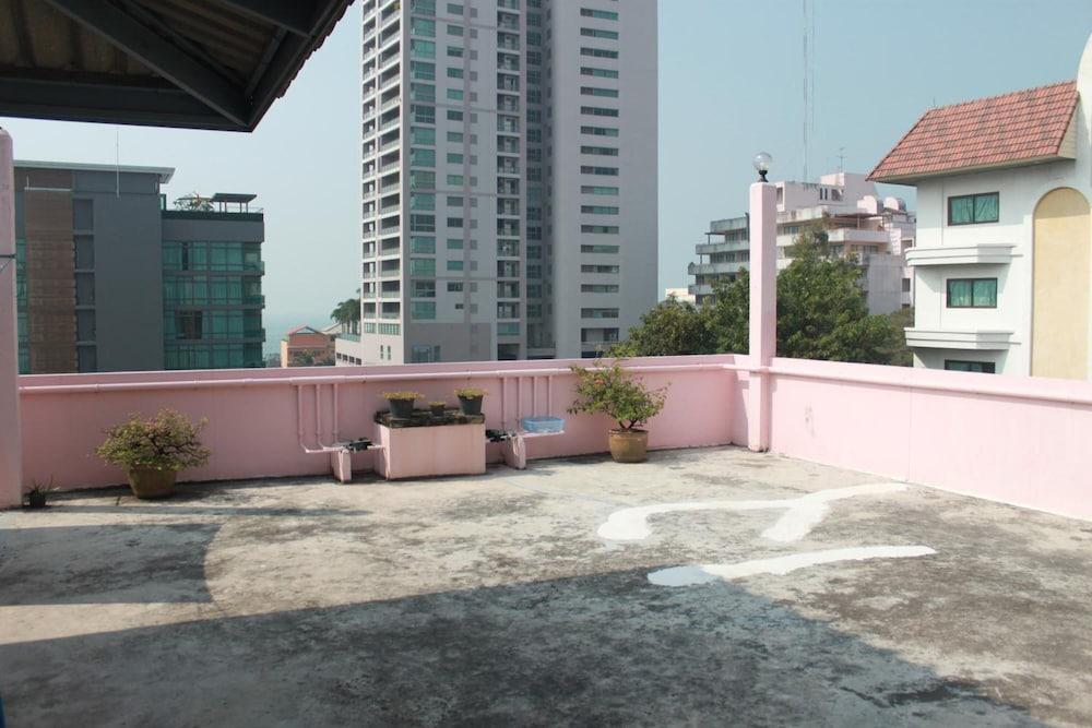 Soi 5 Apartment Pattaya Eksteriør billede